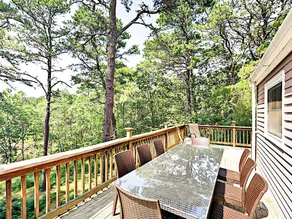 5br On 3 Acres W/ Deck, Near Beaches 5 Bedroom Home - Image 5