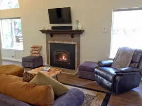 Mt Baker Lodging Cabin 62 Sleeps 6 - Image 5