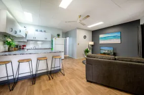 Tropical Lodge - Image 4