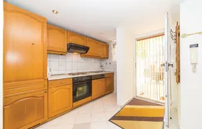 Nice Home in Kastel Kambelovac With Wifi and 4 Bedrooms - Image 2