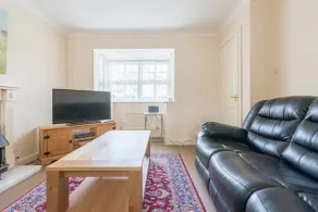 Modern 4 Bedroom Detached House in Cardiff - Image 2