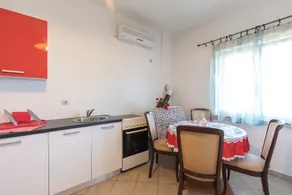 Apartment Lucia&Holiday Home Nino - Image 2