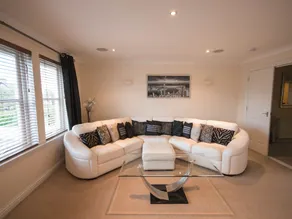 Crown Luxury Serviced Apartments - Image 4