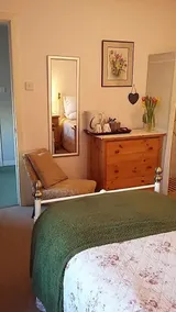 Basset Cottage B&B - Image 2