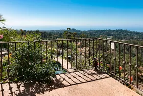 Lush Garden W/ Hot Tub & Superb Ocean View 3 Bedroom Home - Image 3