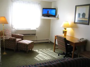 Handys Extended Stay Suites - Image 3