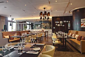 Parkline Century Park Hotel Shanghai - Image 3