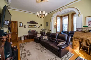 Hughson Hall Bed & Breakfast - Image 4