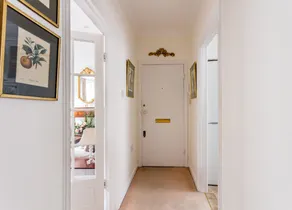 Traditional 2 bedroom flat - Image 5