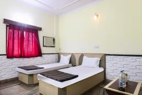 Hotel Ganapati by OYO Rooms - Image 2