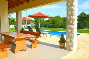 Private Villa in Kunj - Image 4
