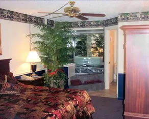 Crosby's Motor Inn - Image 5