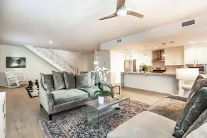 City Luxury Oasis! 3 Level Condo With 360 Roof! - Image 3