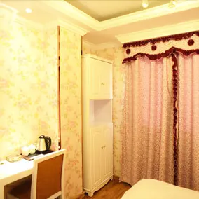 F1 Hotel - Image 5
