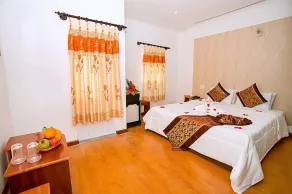 Golden Tulip Hotel - Image 2