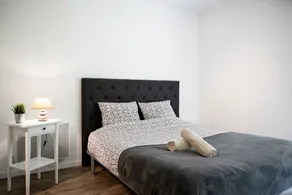 Chic appartement avec terrasse et parking privatif - Image 3
