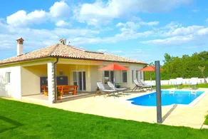 Private Villa in Kunj - Image 2