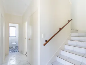 Rockingham Beach Road Villas - Image 2
