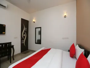 Mahak Residency By OYO Rooms - Image 2