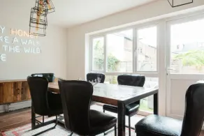 THE CENTURY CHALET CONTEMPORARY 2BDR TOWNHOUSE WITH PARKING - Image 4