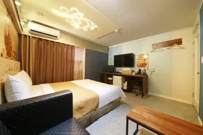 Starry Night Hotel - Image 3