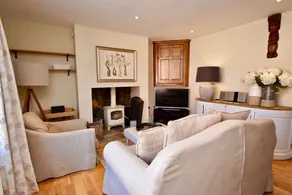 1 Five Bells Cottage - Image 2