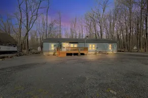 Pocono Family Home With Lake Access & Fire Pit! Pet Friendly! 3 Bedroom Cabin by Redawning - Image 5