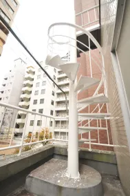 Condominium House in Osaka Nakatsu - Image 5