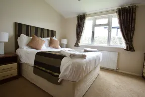 Beautiful 2-bed Lodge With hot tub and Saunain Ely - Image 2