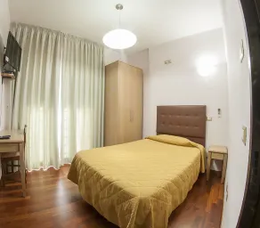 Domus Traiani Bed and Breakfast - Image 2