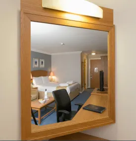 Telford Whitehouse Studios & Apartments - Image 3
