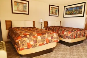 Thunderbird Motel - Image 4