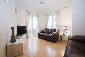 Robinson House Serviced Apartments - Image 3