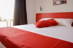 Reno's Guest House - Image 2