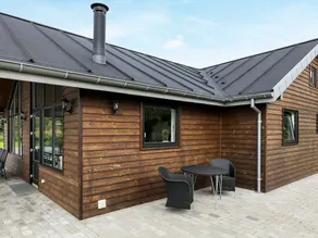 Comfy Holiday Home in Thisted With Whirlpool - Image 4
