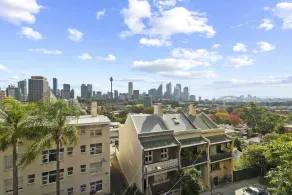 Modern Potts Point Studio - Image 2
