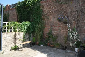 2 Bedroom Flat in Fulham - Image 3