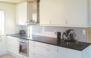 Awesome Home in Sira With 4 Bedrooms and Wifi - Image 2
