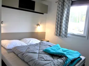 MH 201 AGREABLE et tout ÉQUIPÉ 2CH dont suite parentale et 2sdb avec vue sur foret dans camping 4 étoiles - Image 3