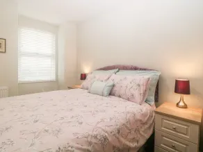 Apartment 18 - Image 3