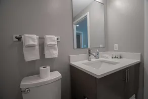 SoBe Waterfront Apartments - Image 4
