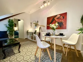 Beautiful 1BR Apt w View Historic Town - Image 2