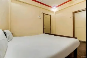 Santosh Hotel - Image 5