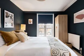 The Battersea Retreat - Modern & Bright 1BDR Apartment with Balcony - Image 2