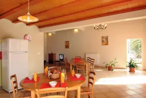 House With 3 Bedrooms in Thuir, With Wonderful Mountain View, Furnishe - Image 5