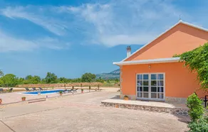 Amazing Home in Trbounje With Outdoor Swimming Pool, Wifi and 3 Bedrooms - Image 4