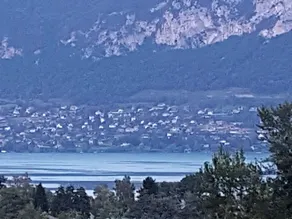 Annecy Vue Lac, traversant & lumineux Nature Calme by ImmoConciergerie - Image 2