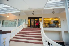 Royal Reve Hotel - Image 2