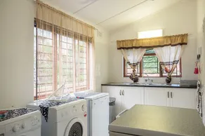 Ruby Sands Exclusive Holiday Home - Image 2