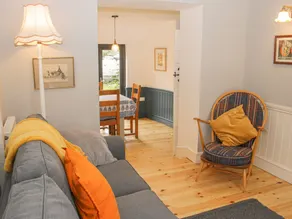 Lantern House - Image 3